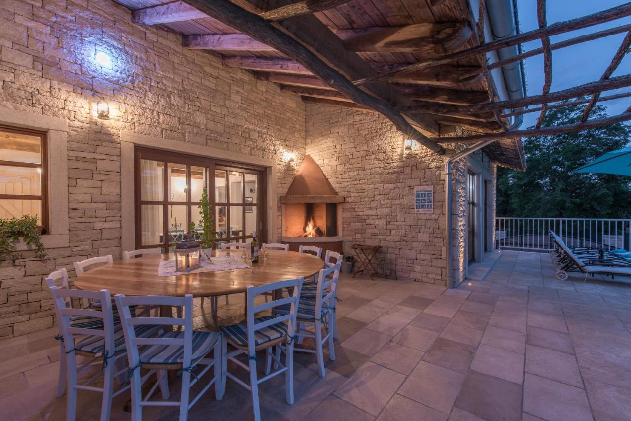 Family Villa Lipica With Private Pool And Jacuzzi Pazin Εξωτερικό φωτογραφία
