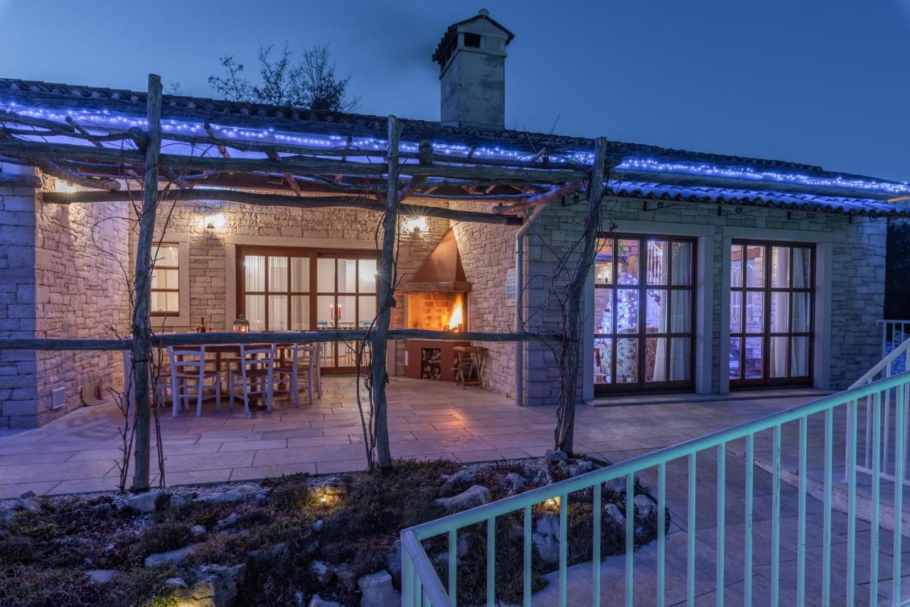 Family Villa Lipica With Private Pool And Jacuzzi Pazin Εξωτερικό φωτογραφία