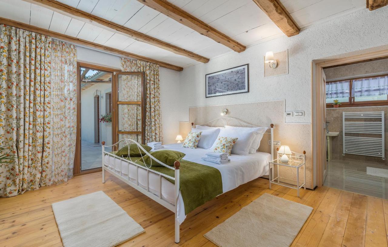 Family Villa Lipica With Private Pool And Jacuzzi Pazin Εξωτερικό φωτογραφία