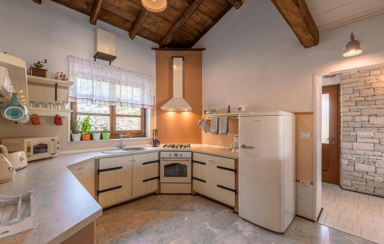 Family Villa Lipica With Private Pool And Jacuzzi Pazin Εξωτερικό φωτογραφία